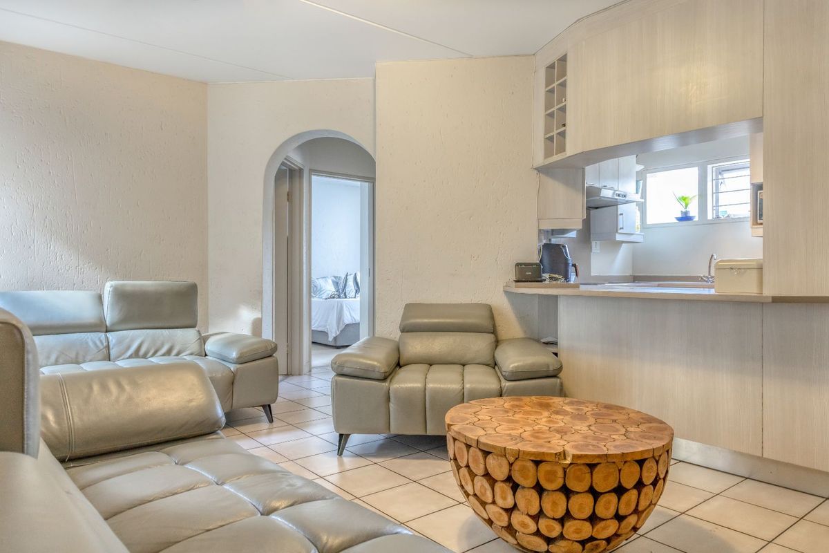 Apartment For Sale in Bromhof - Photo 2