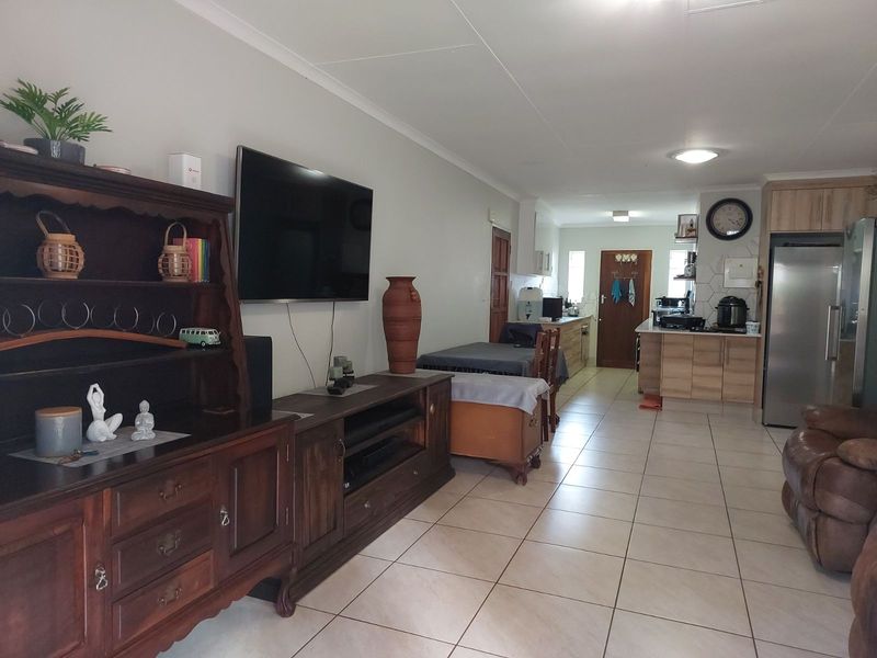 Townhouse For Sale in La Montagne - Photo 5