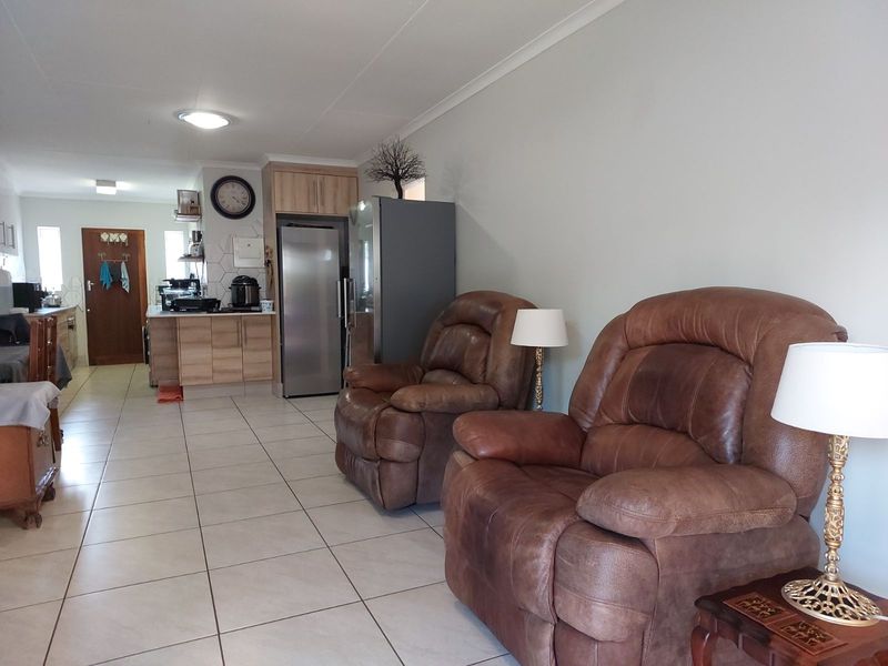 Townhouse For Sale in La Montagne - Photo 4