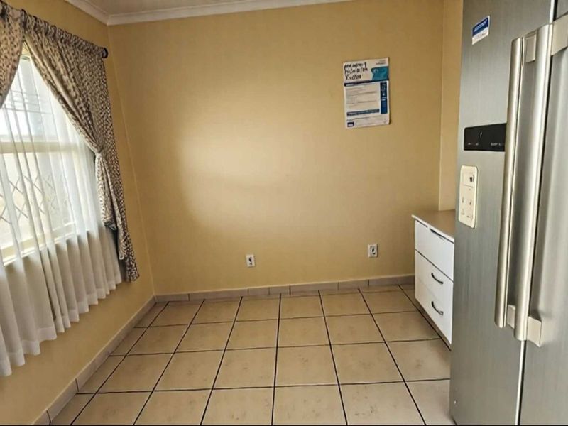 House For Sale in Riverside View - Photo 7