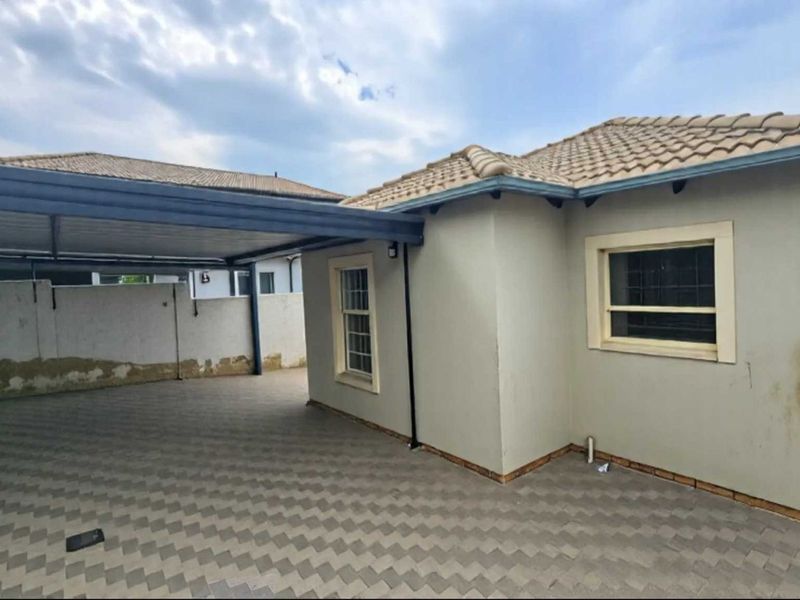 House For Sale in Riverside View - Photo 3