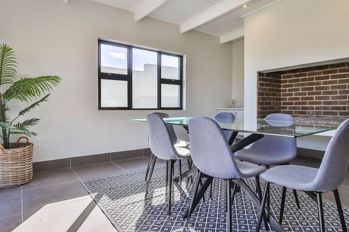 House For Sale in Robertson Central - Photo 2