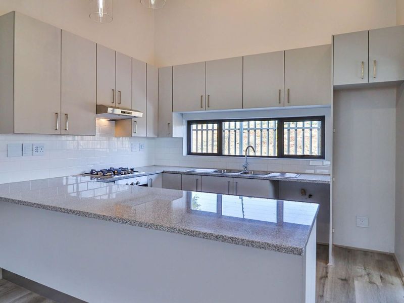 House For Sale in Robertson Central - Photo 7