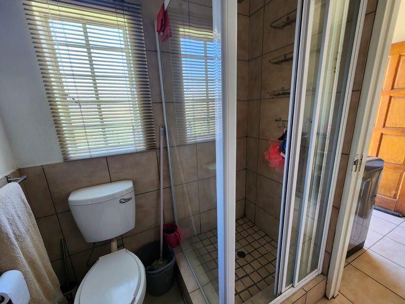 Townhouse For Sale in Diamant Park - Photo 8