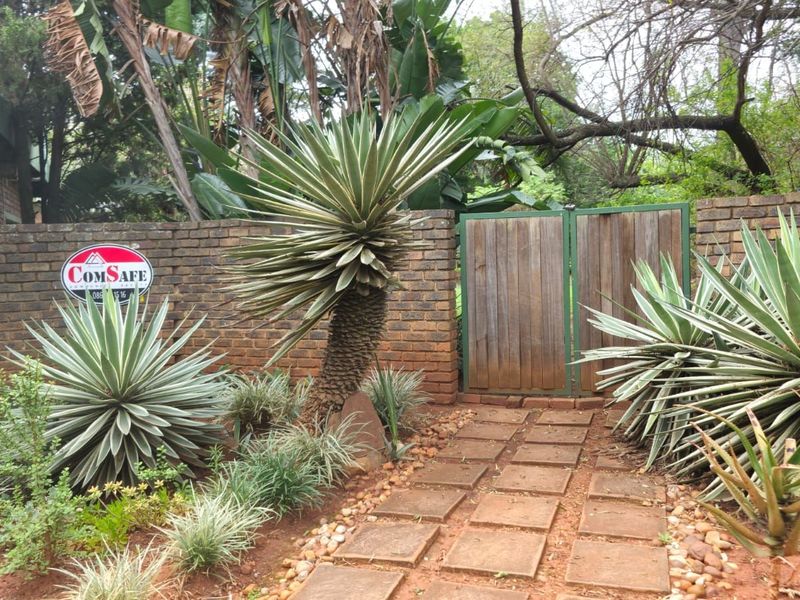 House For Sale in Murrayfield - Photo 5