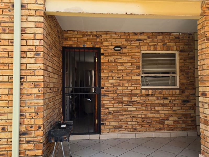 Apartment For Sale in Honeypark - Photo 2