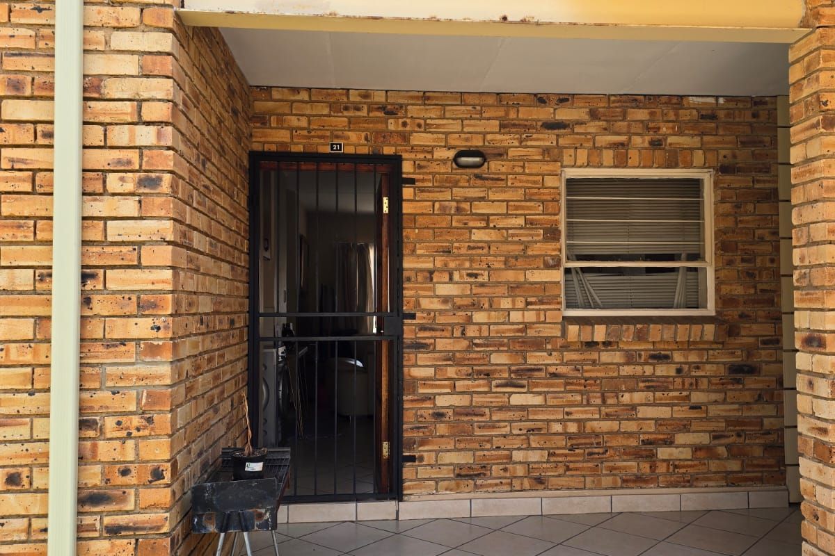 Apartment For Sale in Honeypark - Photo 2