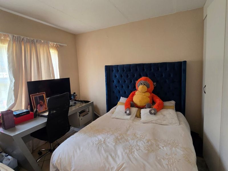 Apartment For Sale in Honeypark - Photo 7