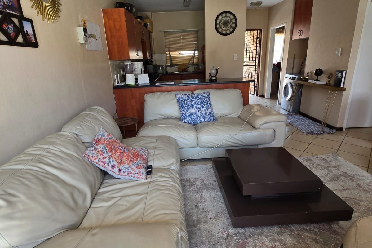 Apartment For Sale in Honeypark - Photo 3