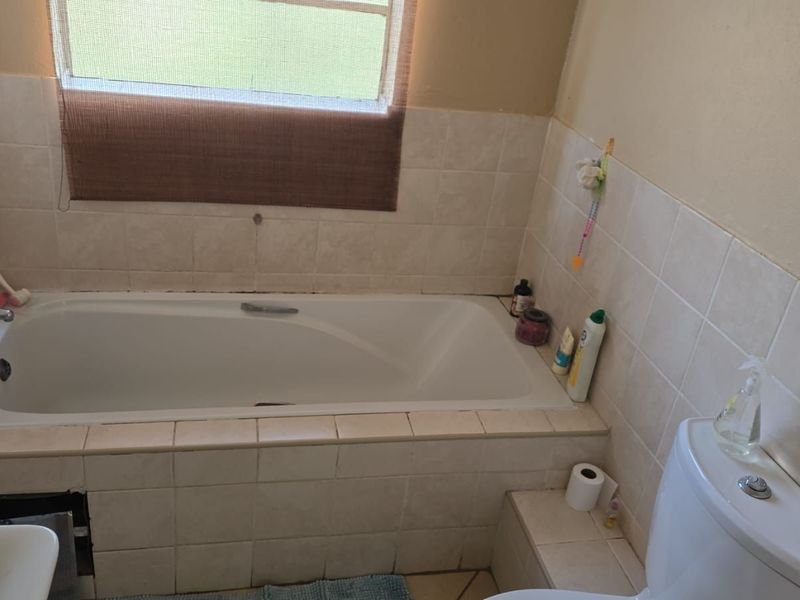 Apartment For Sale in Honeypark - Photo 10