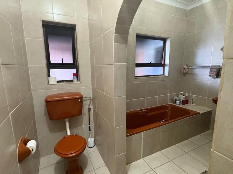 House For Sale in Northview - Photo 10