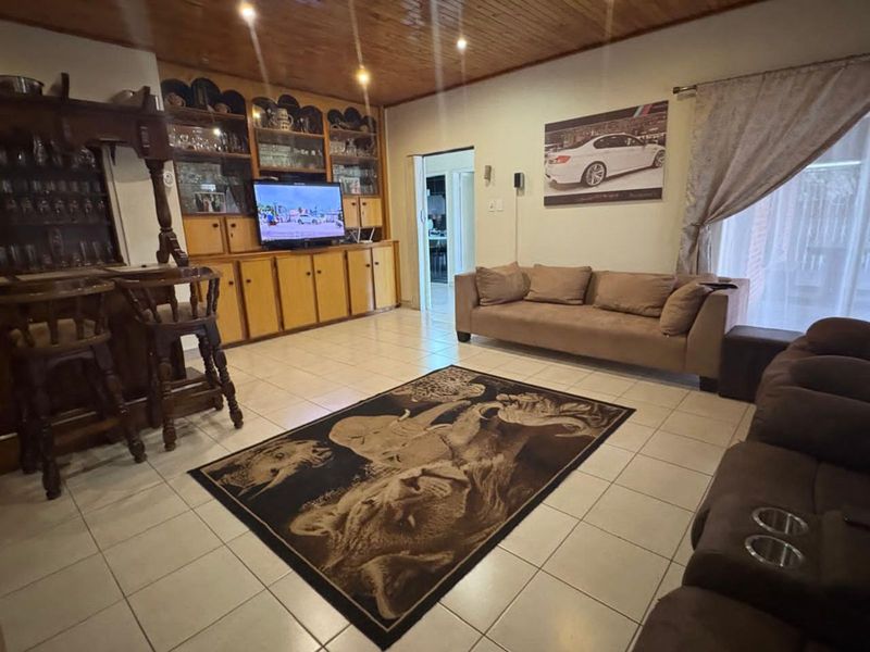 House For Sale in Northview - Photo 3