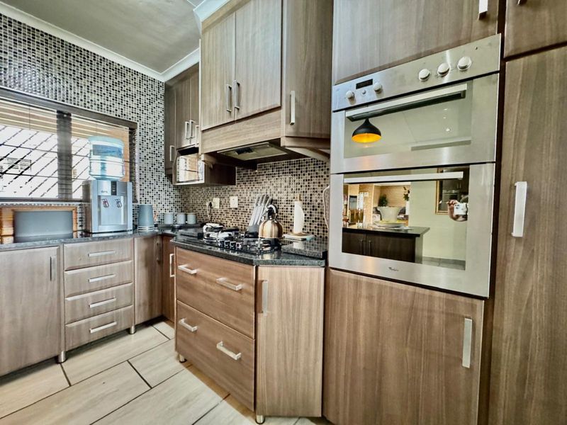 House For Sale in Secunda Central - Photo 6