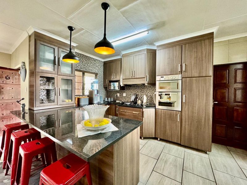 House For Sale in Secunda Central - Photo 4