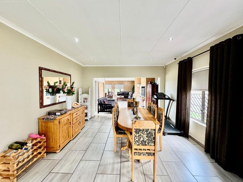 House For Sale in Secunda Central - Photo 10