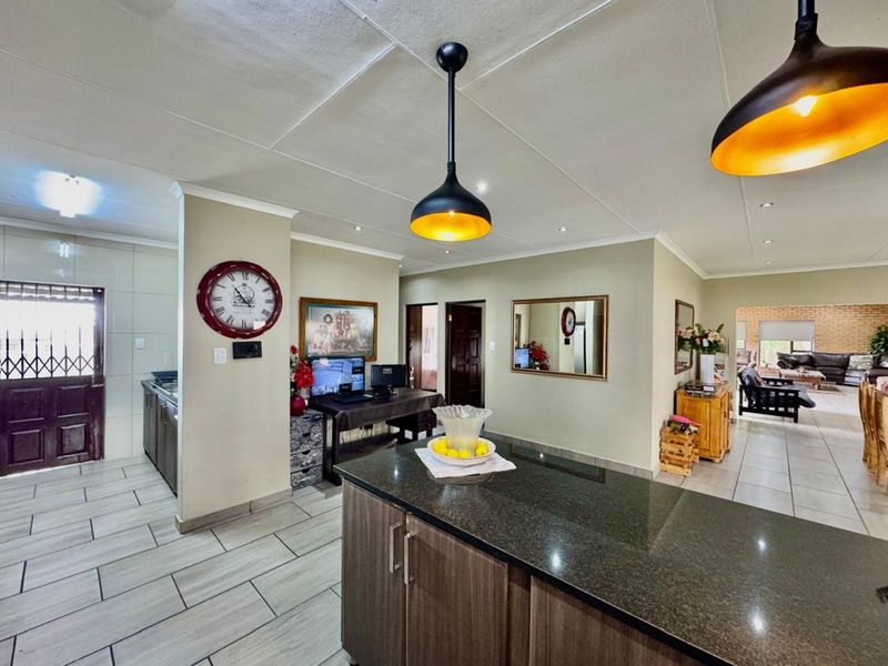 House For Sale in Secunda Central - Photo 9