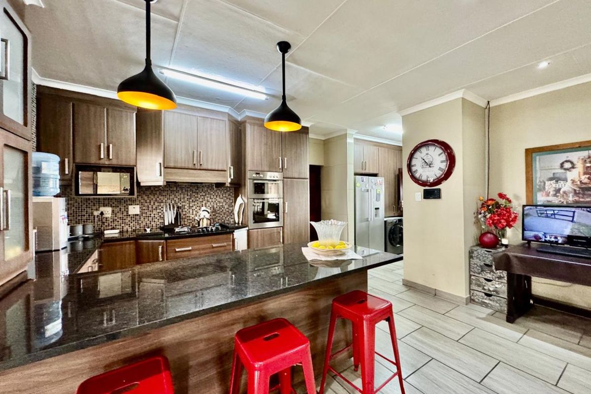 House For Sale in Secunda Central - Photo 3