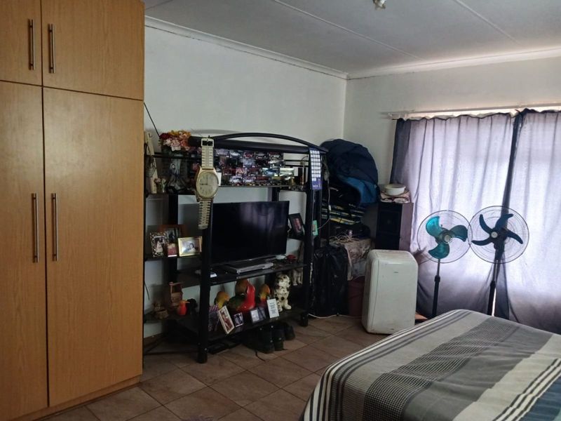 House For Sale in Hadison Park - Photo 4