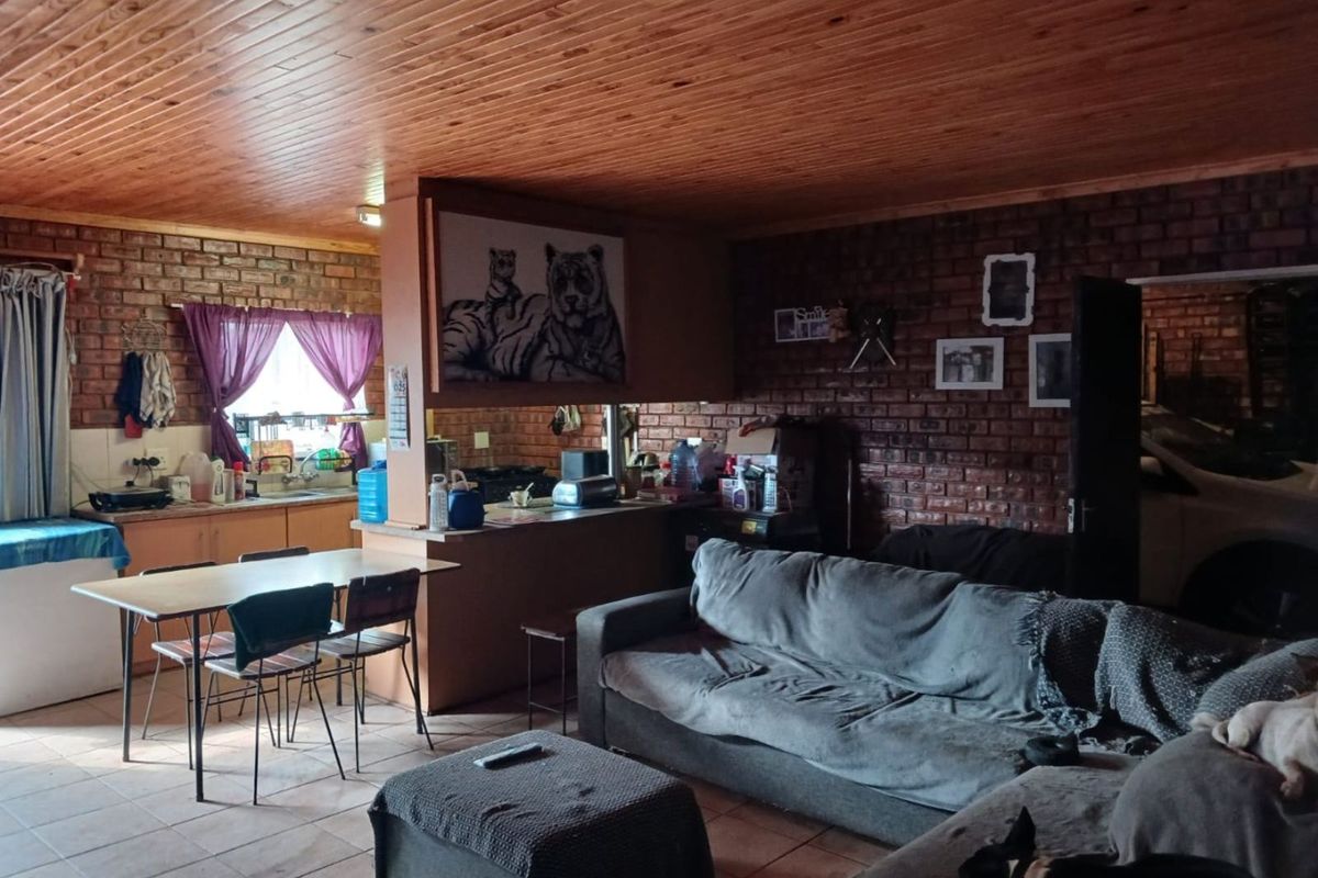 House For Sale in Hadison Park - Photo 3