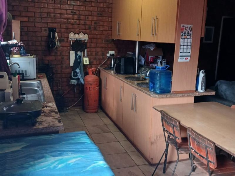 House For Sale in Hadison Park - Photo 8