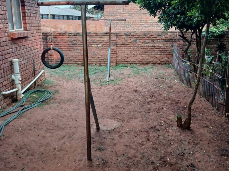 House For Sale in Hadison Park - Photo 7