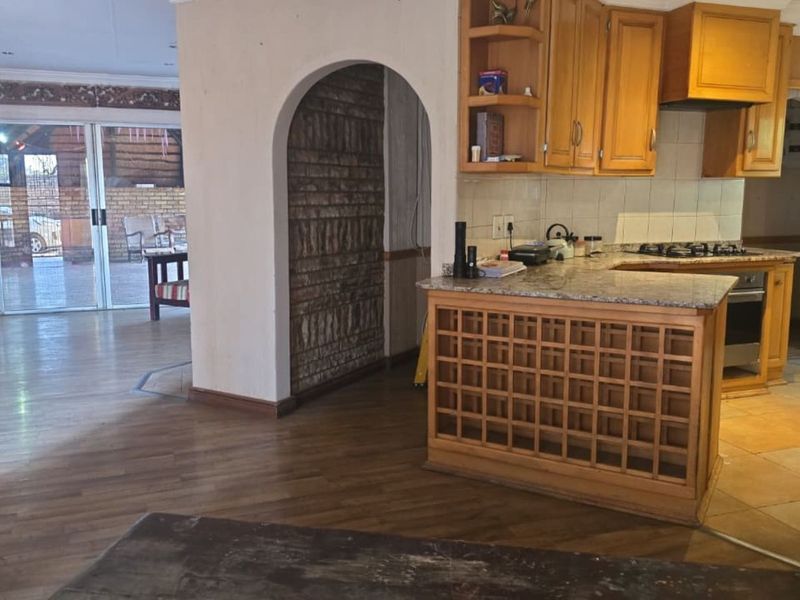 House For Sale in Neserhof Ext 1 - Photo 4