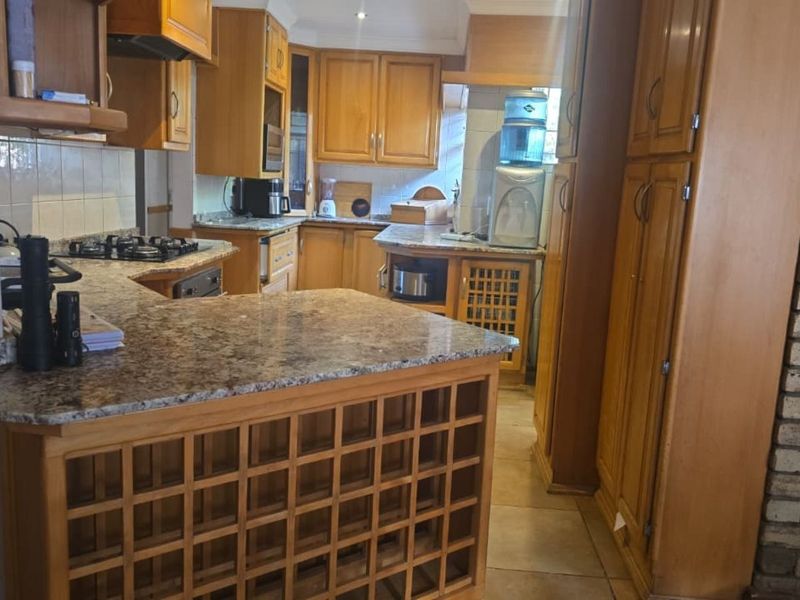 House For Sale in Neserhof Ext 1 - Photo 5