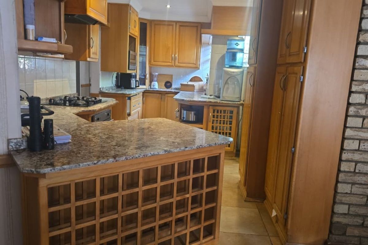 House For Sale in Neserhof Ext 1 - Photo 5