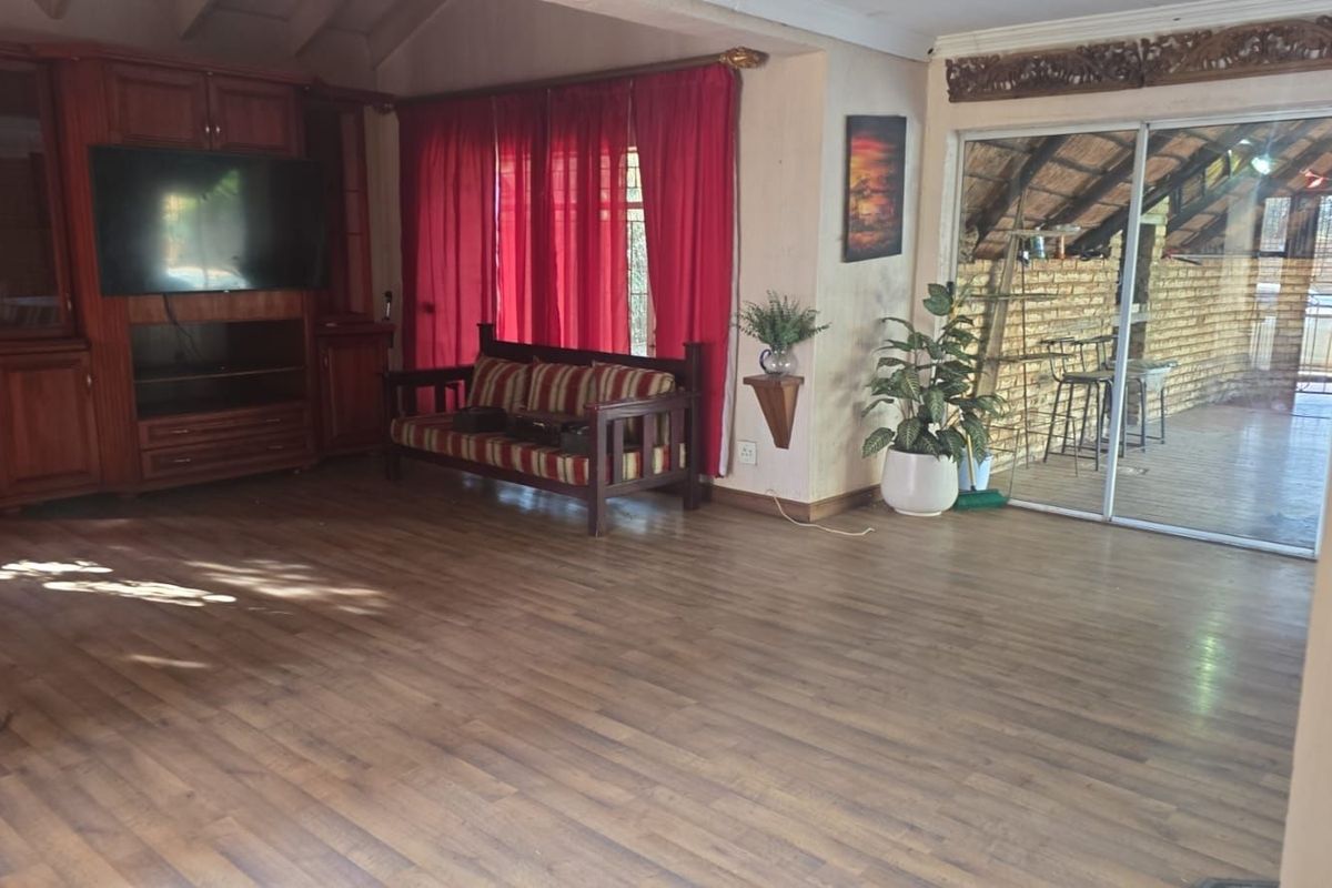 House For Sale in Neserhof Ext 1 - Photo 3