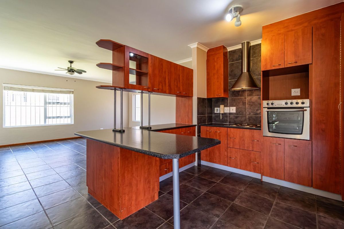 House For Sale in Strand South - Photo 3