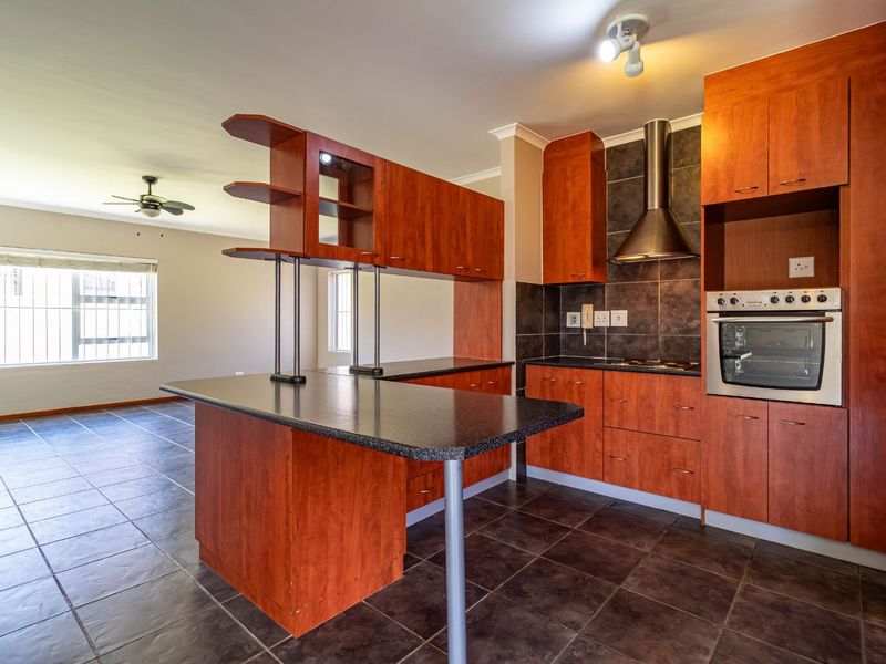 House For Sale in Strand South - Photo 3