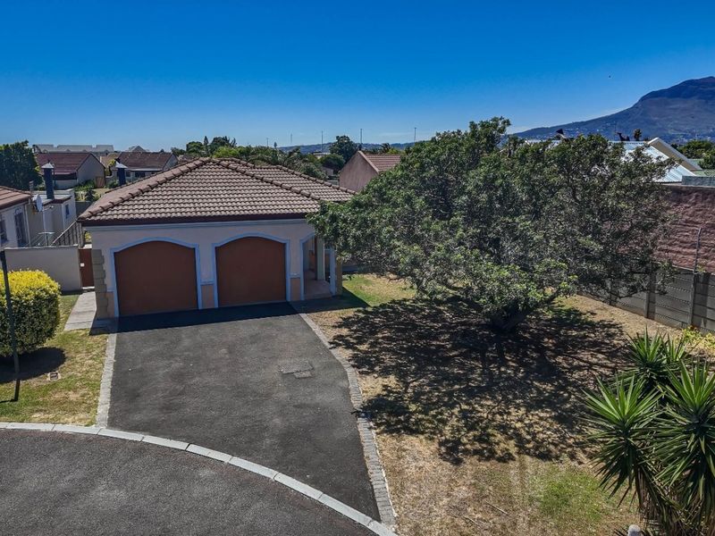 House For Sale in Strand South - Photo 6