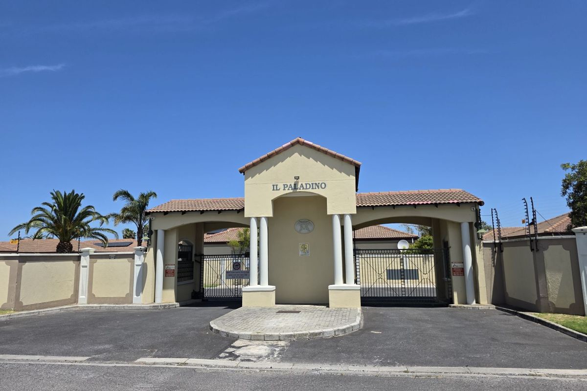 House For Sale in Strand South - Photo 5