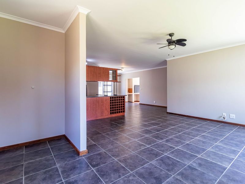 House For Sale in Strand South - Photo 10