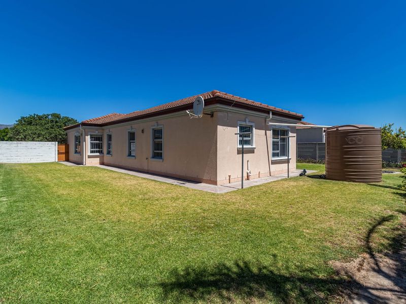 House For Sale in Strand South - Photo 4