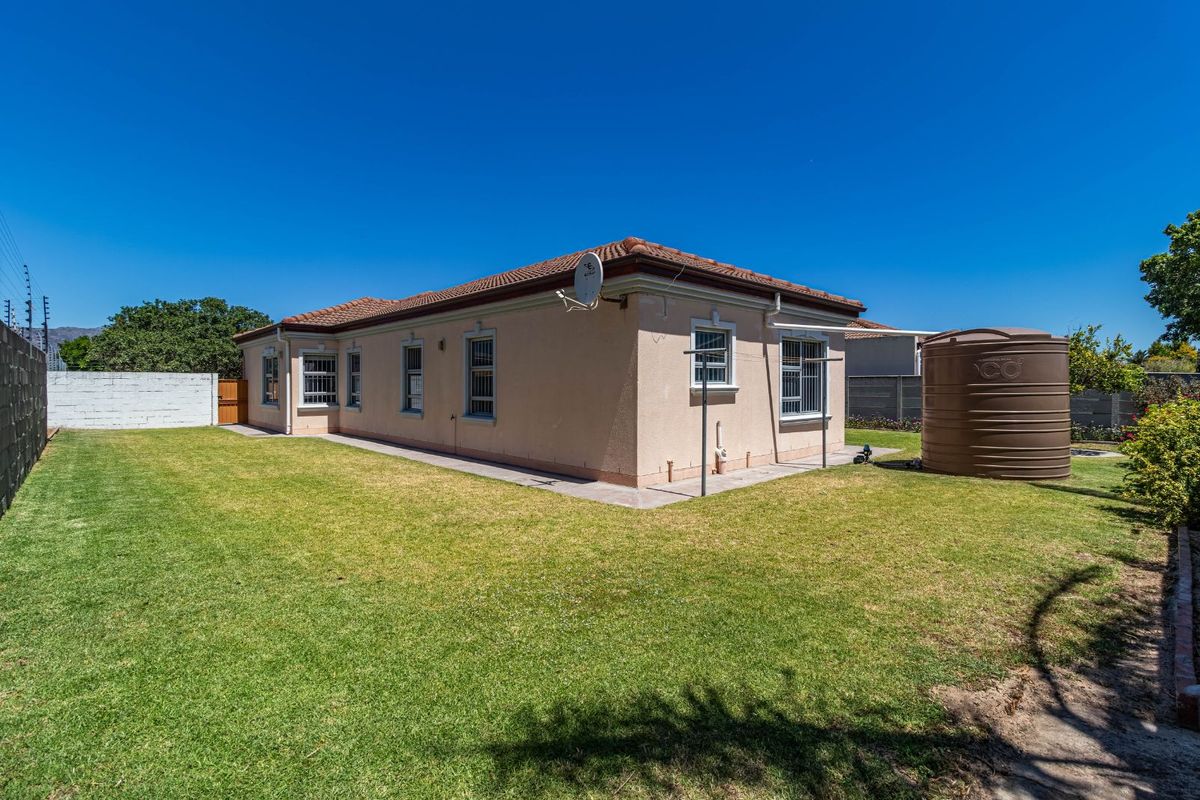 House For Sale in Strand South - Photo 4