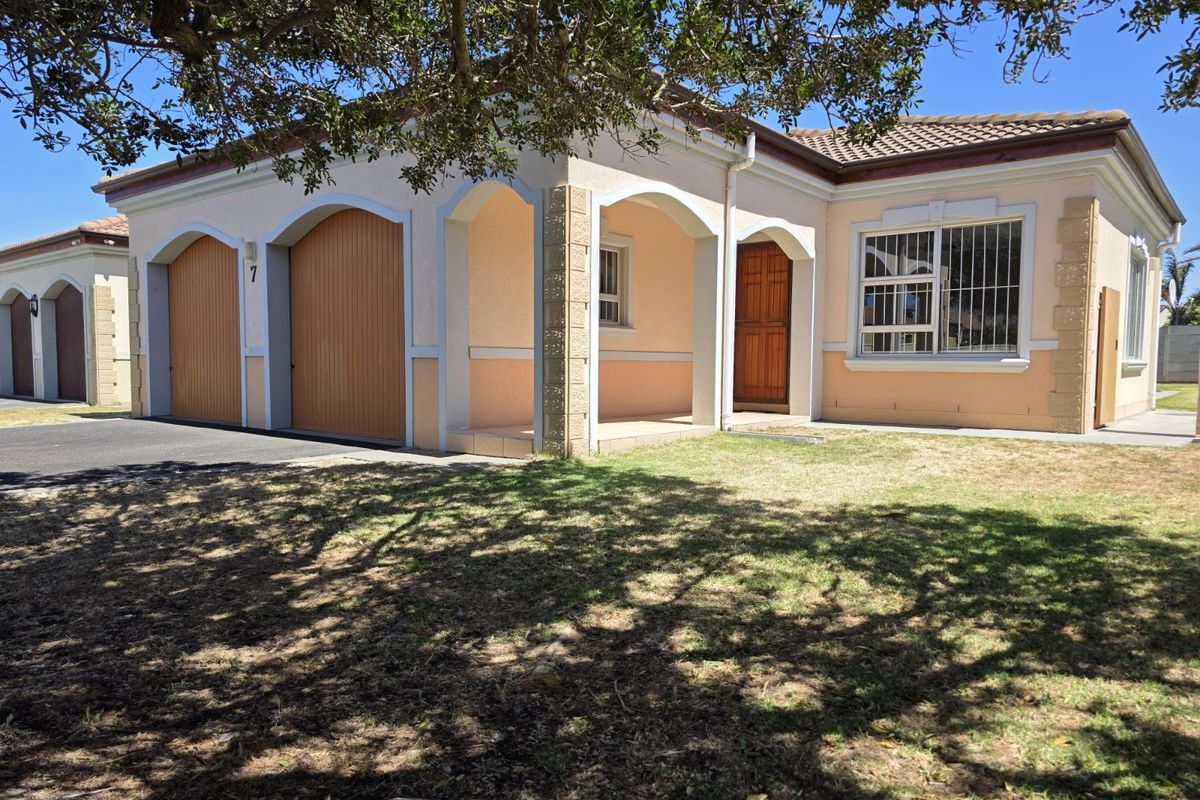 House For Sale in Strand South - Photo 2