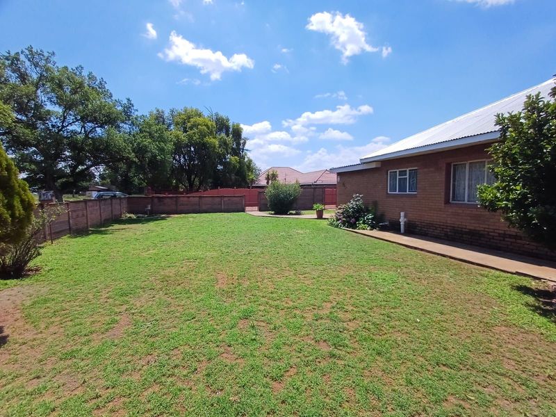 House For Sale in Songloed - Photo 3