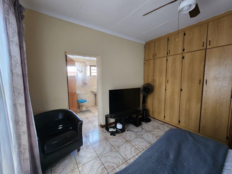 House For Sale in Minerva Gardens - Photo 6