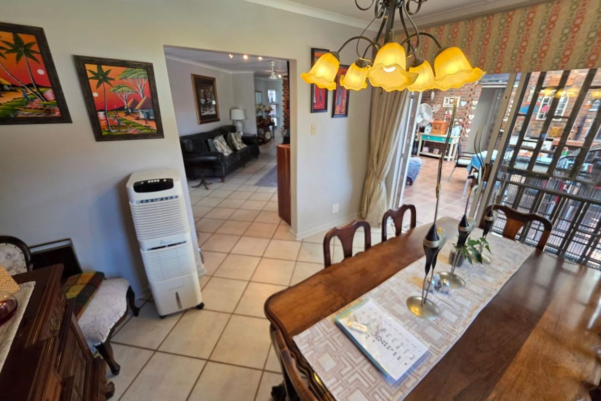 House For Sale in Royldene - Photo 5