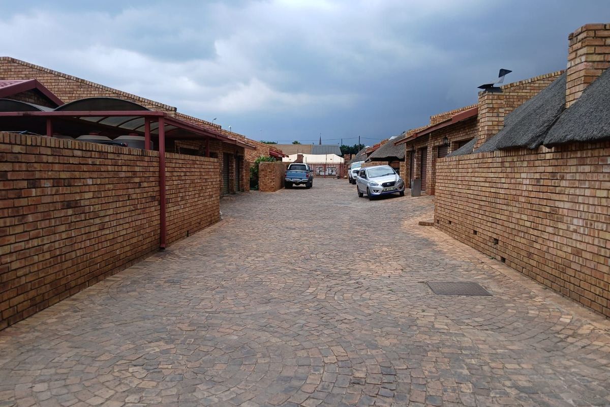 Townhouse For Sale in Culemborg Park - Photo 4