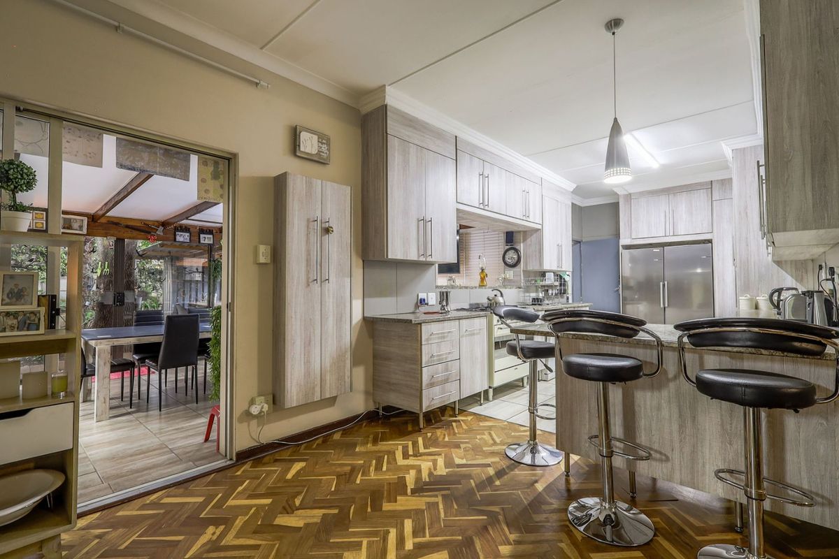 House For Sale in Maroelana - Photo 2