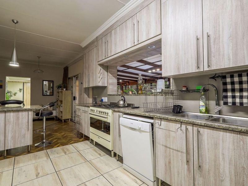 House For Sale in Maroelana - Photo 5