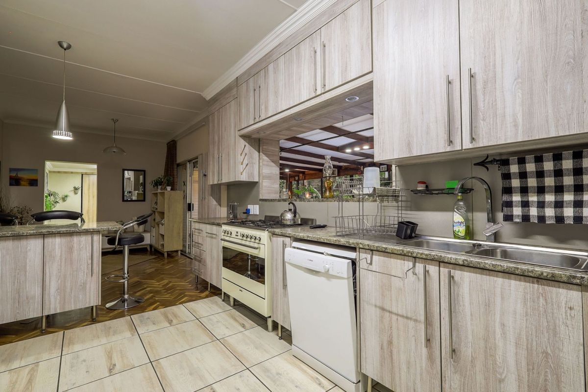 House For Sale in Maroelana - Photo 5