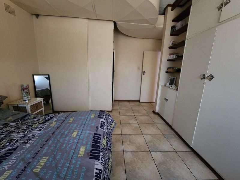 House For Sale in Verwoerdpark - Photo 2