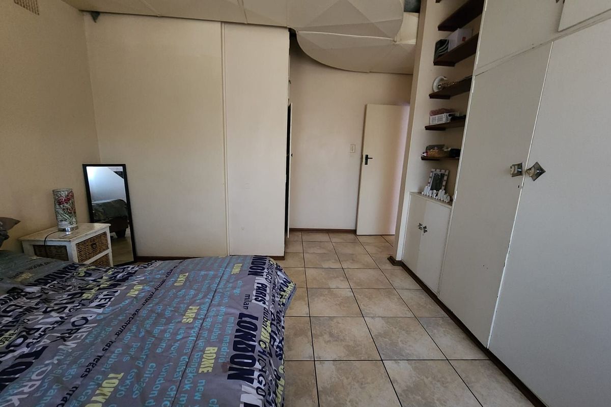 House For Sale in Verwoerdpark - Photo 2