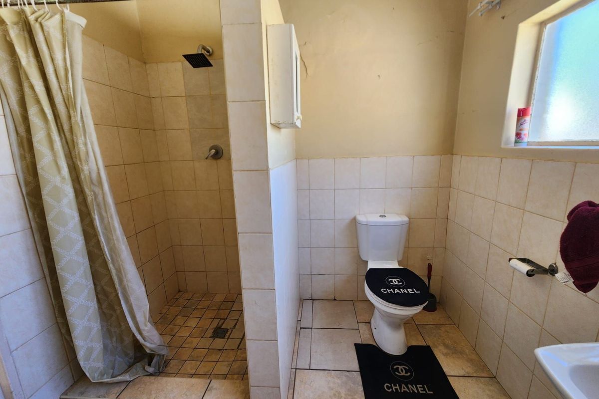 House For Sale in Verwoerdpark - Photo 4