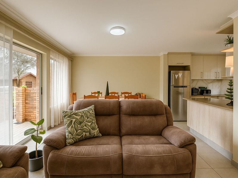 Townhouse For Sale in Newlands - Photo 8