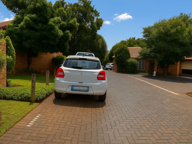 Townhouse For Sale in Newlands - Photo 2