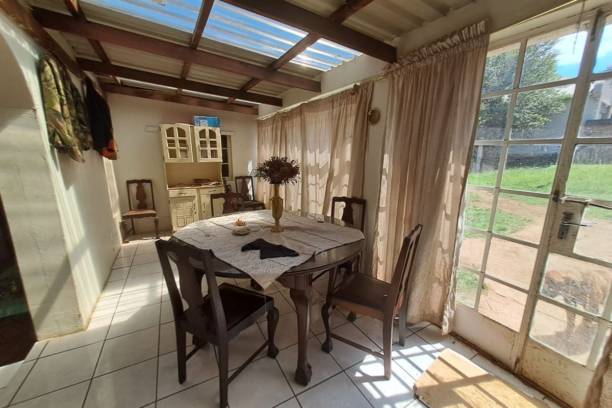 House For Sale in College Hill - Photo 3